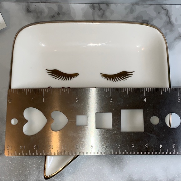 “Hello Gorgeous” Gold Eyelash Design Trinket Jewelry Dish - Picture 8 of 15